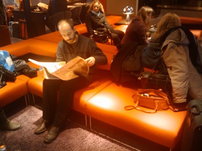 moi dans la lounge d'Amsterdam
